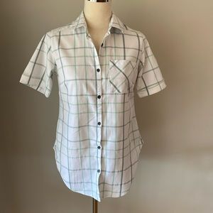 Columbia short sleeve plaid button up camp shirt